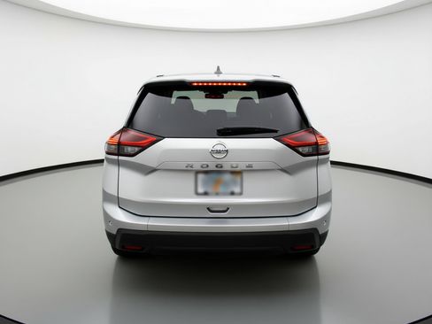 Used 2025 Nissan Rogue SV image 7