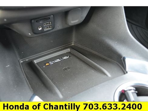 Used 2023 Chevrolet Traverse RS FWD image 17