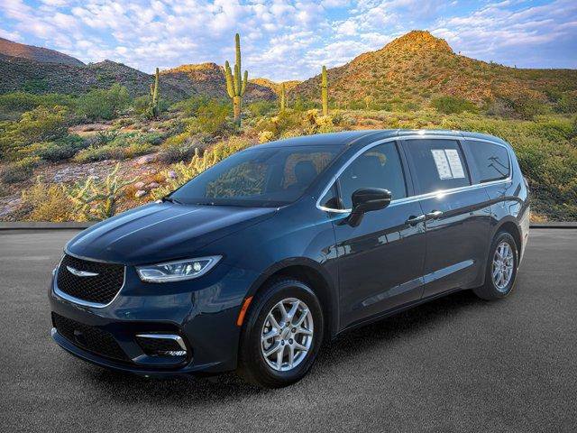 Used 2025 Chrysler Pacifica Select FWD image 8