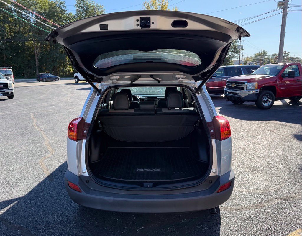 Used 2013 Toyota RAV4 Limited AWD/4WD image 18