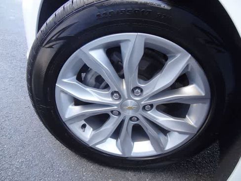 Used 2024 Chevrolet Malibu LT image 31