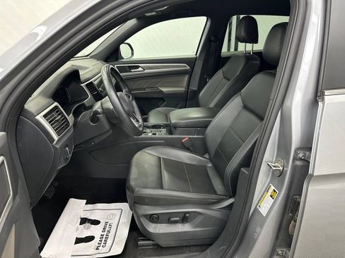 Used 2023 Volkswagen Atlas Cross Sport SE FWD image 9