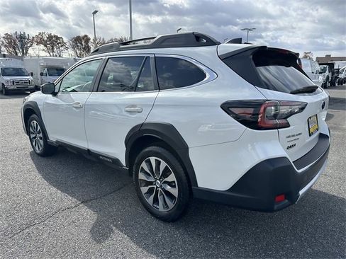 Used 2023 Subaru Outback Limited image 7