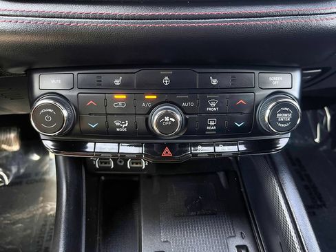 Used 2022 Dodge Durango R/T w/ Blacktop Package AWD/4WD image 32