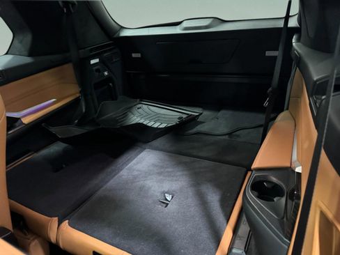 Used 2021 BMW X7 xDrive40i w/ Premium Package image 9