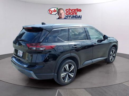 Used 2024 Nissan Rogue SL FWD image 5