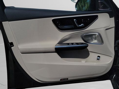 Used 2025 Mercedes-Benz C 300 Sedan image 28