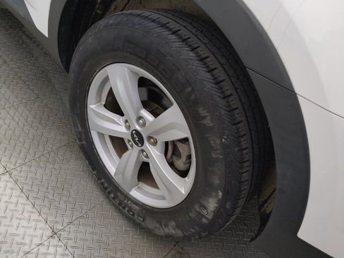 Used 2023 Kia Sorento LX FWD image 31