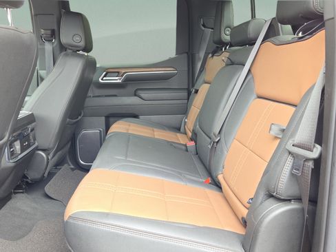 Used 2023 Chevrolet Silverado 1500 High Country w/ Z71 Off-Road Package image 10