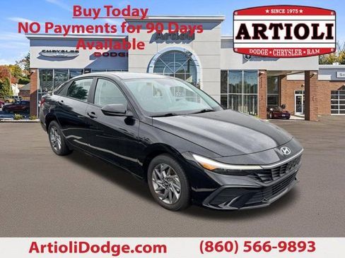 Used 2024 Hyundai Elantra SEL FWD image 1