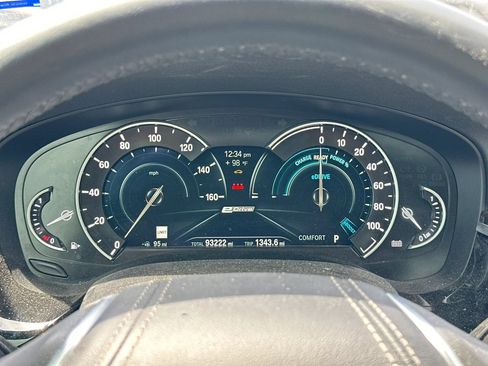Used 2018 BMW 530e w/ Premium Package 2 RWD image 32