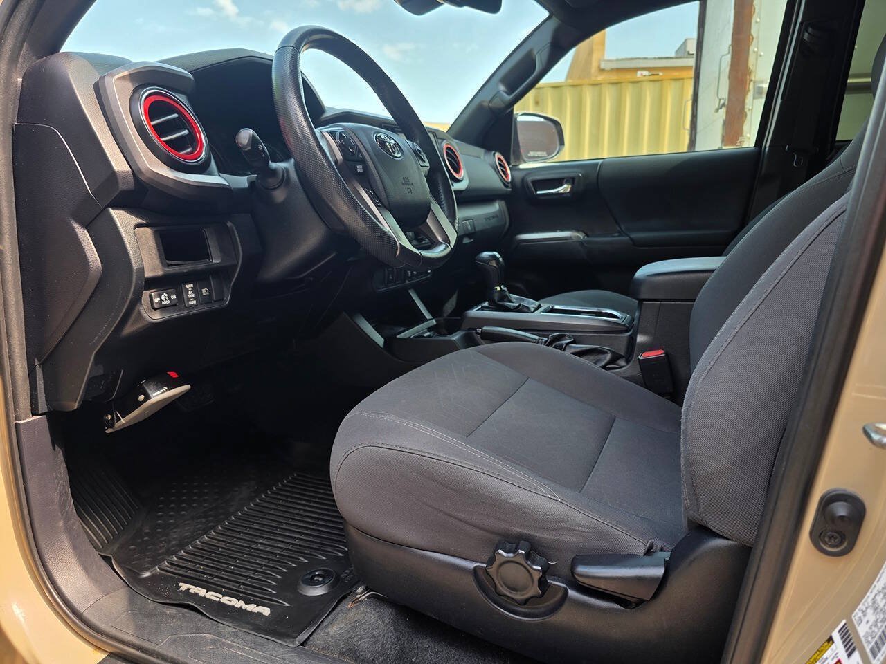 Used 2019 Toyota Tacoma TRD Off-Road AWD/4WD image 13