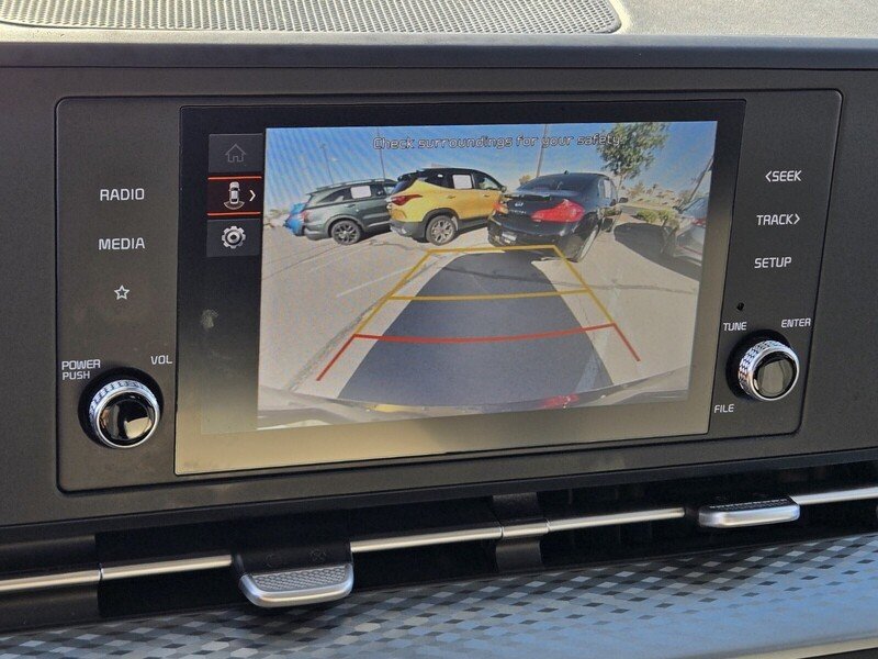 Certified 2023 Kia Carnival LX FWD image 22