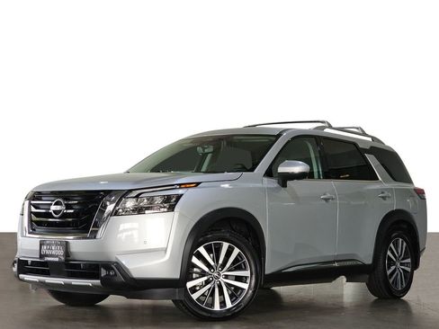Used 2022 Nissan Pathfinder Platinum w/ Cargo Package image 1