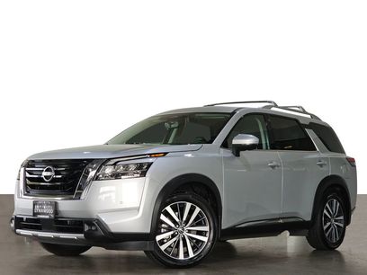 Used 2022 Nissan Pathfinder Platinum w/ Cargo Package