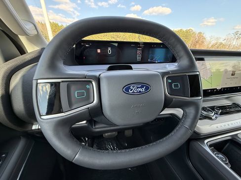 Used 2025 Ford Expedition Max Active image 15