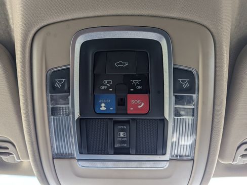 Used 2020 RAM 1500 Laramie AWD/4WD image 27