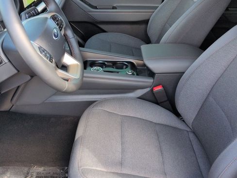 New 2026 Ford Explorer Active RWD image 4