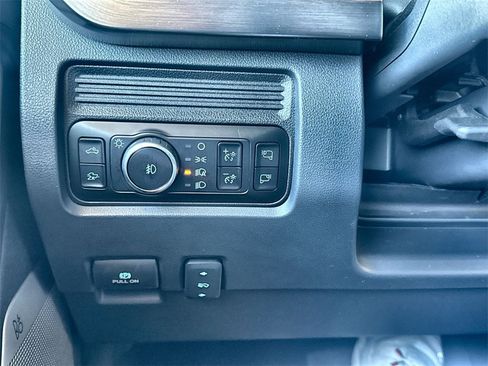 Used 2025 Ford F250 Lariat image 17