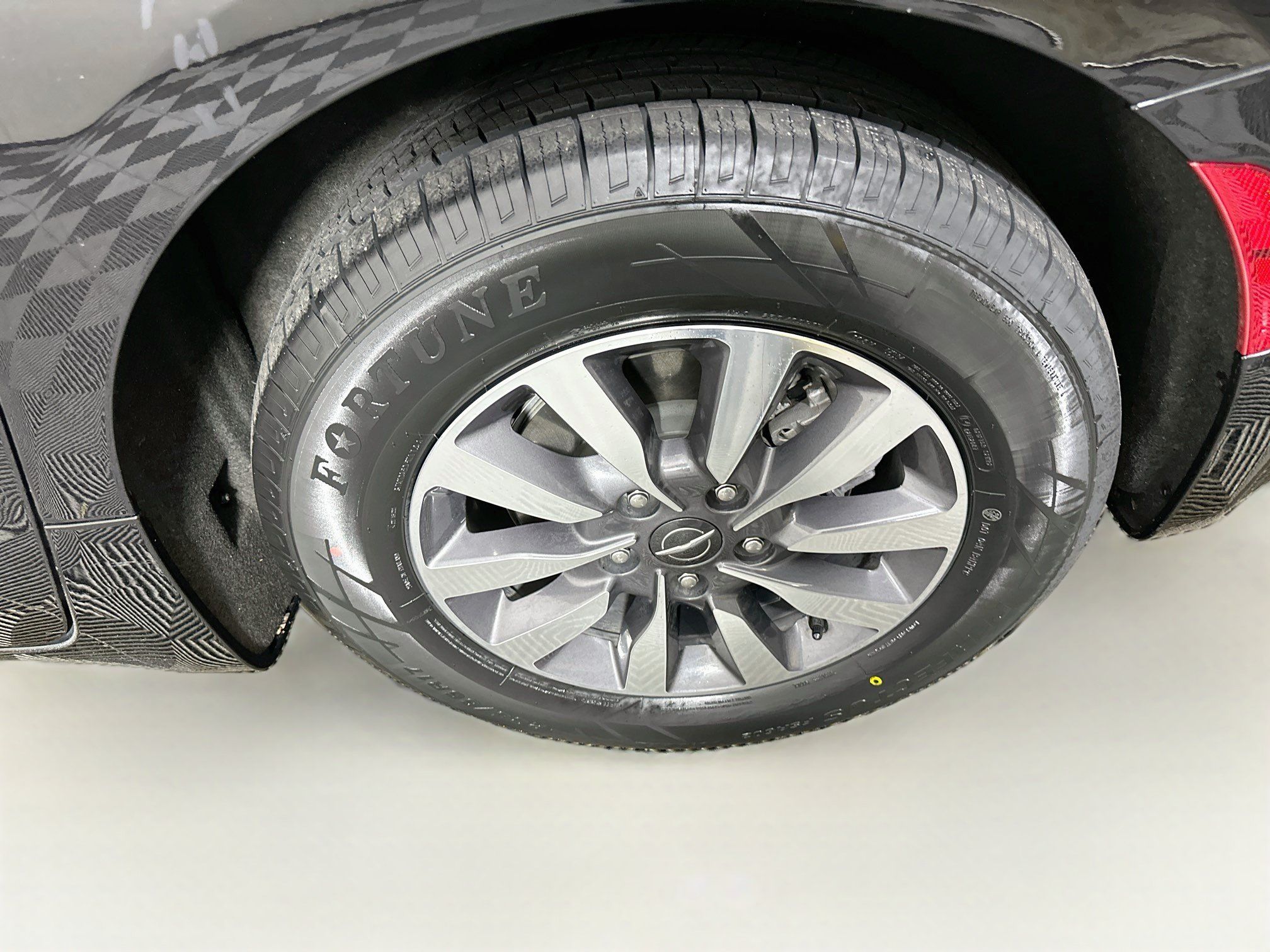 Used 2024 Chrysler Pacifica Limited FWD image 11