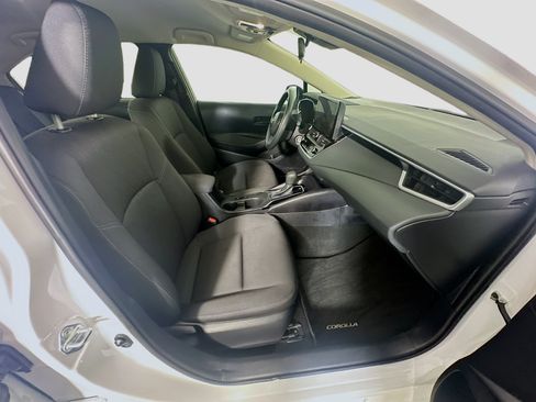 Used 2024 Toyota Corolla LE FWD image 30