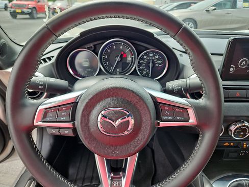 Used 2023 MAZDA MX-5 Miata Grand Touring RWD image 13