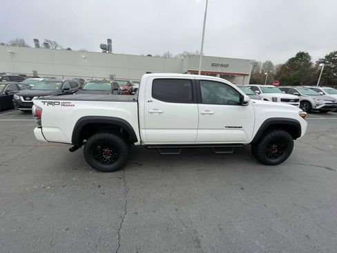 Used 2022 Toyota Tacoma TRD Off-Road w/ TRD Premium Off Road Package image 12