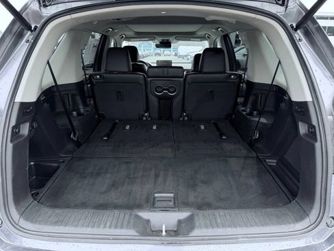 Used 2025 Honda Pilot Touring image 12