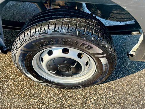 Used 2023 Ford Transit 250 Medium Roof image 33