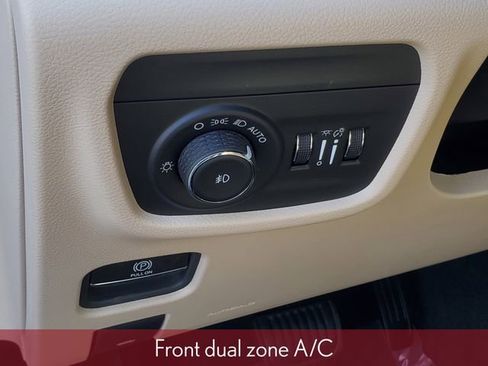 Used 2024 Jeep Grand Cherokee Limited w/ Luxury Tech Group II image 21