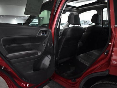 Used 2018 Subaru Forester 2.5i Touring w/ Popular Package #3B image 34