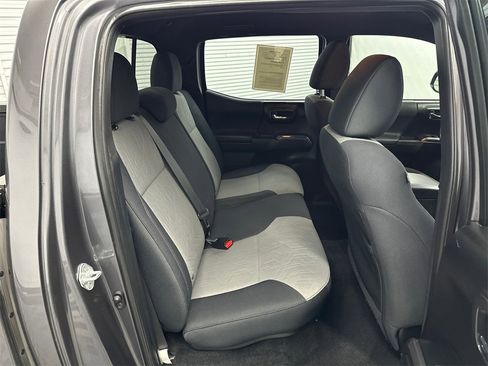 Used 2021 Toyota Tacoma TRD Off-Road image 16