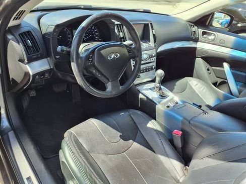 Used 2015 INFINITI Q60 Convertible w/ Premium Package RWD image 4