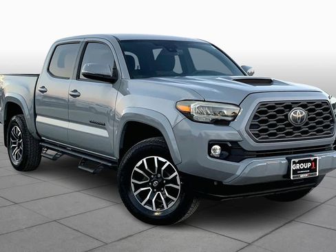 Used 2020 Toyota Tacoma TRD Sport w/ Technology Package image 2