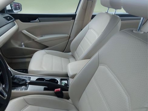 Used 2015 Volkswagen Passat TDI SE FWD image 5