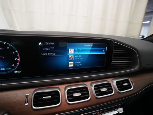 Used 2022 Mercedes-Benz GLS 450 4MATIC image 6