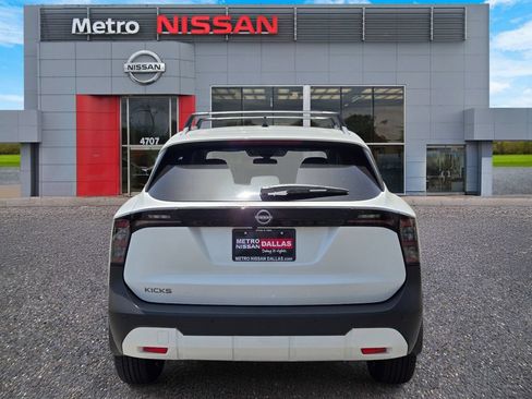New 2026 Nissan Kicks SV w/ Cold Weather Package FWD image 5