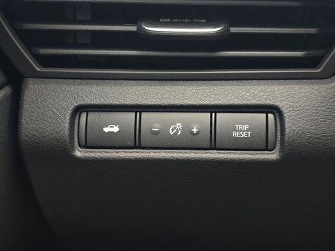Used 2025 Nissan Altima 2.5 SV FWD image 22