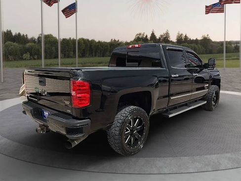 Used 2019 Chevrolet Silverado 2500 LTZ w/ Duramax Plus Package AWD/4WD image 6