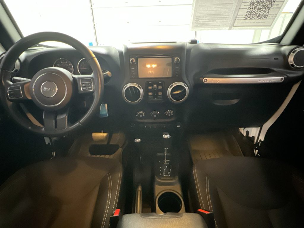Used 2018 Jeep Wrangler Unlimited Sahara AWD/4WD image 10