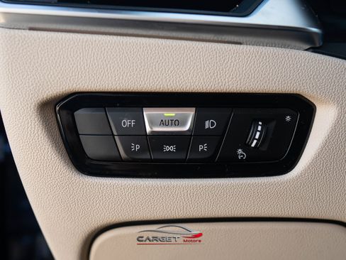 Used 2019 BMW 330i xDrive Sedan w/ Convenience Package image 36