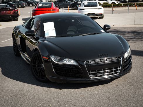 Used 2010 Audi R8 V10 image 2
