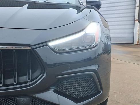 Used 2021 Maserati Ghibli Trofeo image 27