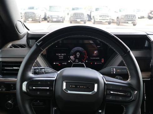 Used 2025 GMC Yukon XL Denali Ultimate AWD/4WD image 16