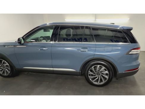 Used 2026 Lincoln Aviator 2WD image 6