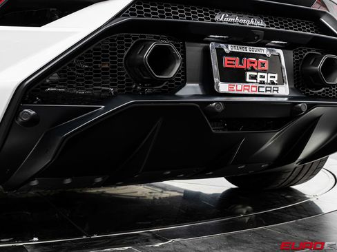 Used 2023 Lamborghini Huracan Tecnica image 23