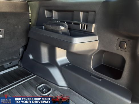 Used 2025 Toyota 4Runner SR5 AWD/4WD image 10