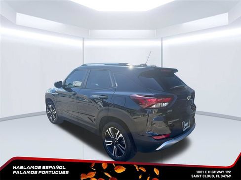 Used 2024 Chevrolet TrailBlazer LT w/ Convenience Package AWD/4WD image 3