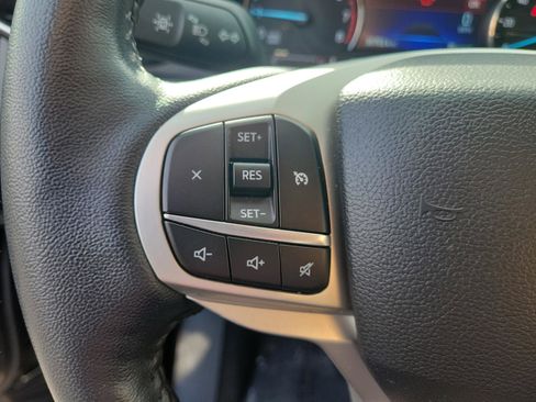 Used 2023 Ford Explorer XLT w/ Equipment Group 202A image 25