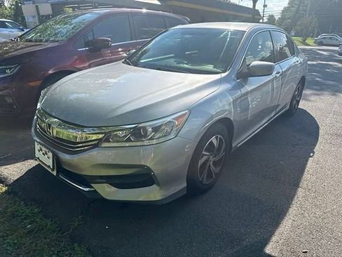 Used 2017 Honda Accord LX image 2